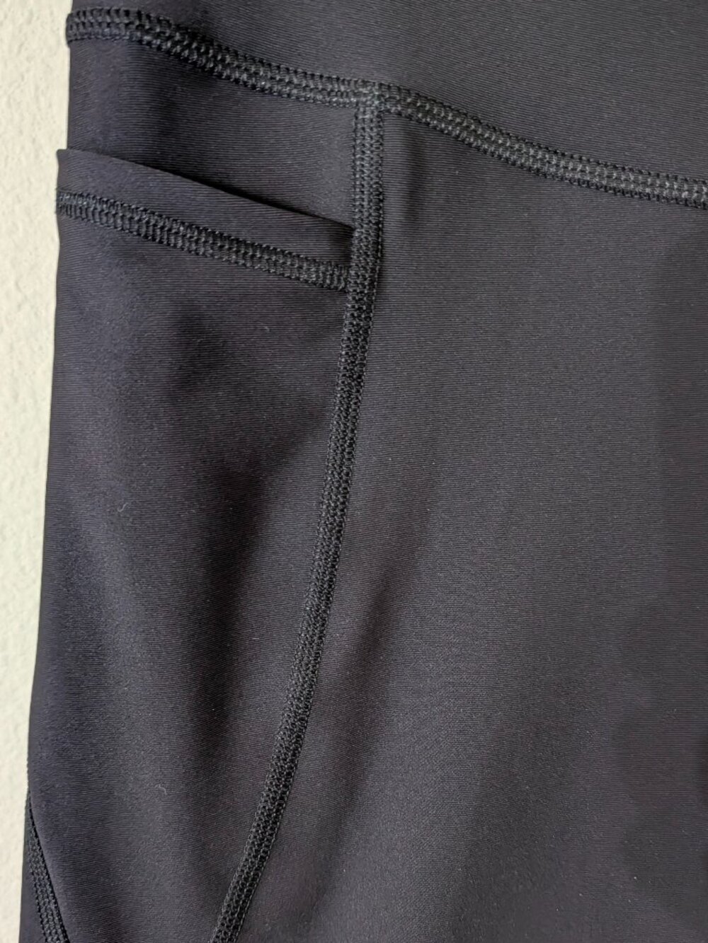 NWT Old Navy PowerSoft High Rise 7/8 Ankle Leggings Bundle XL Black & Burgundy - Picture 6 of 10